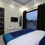 Fabhotel Shashank Villa